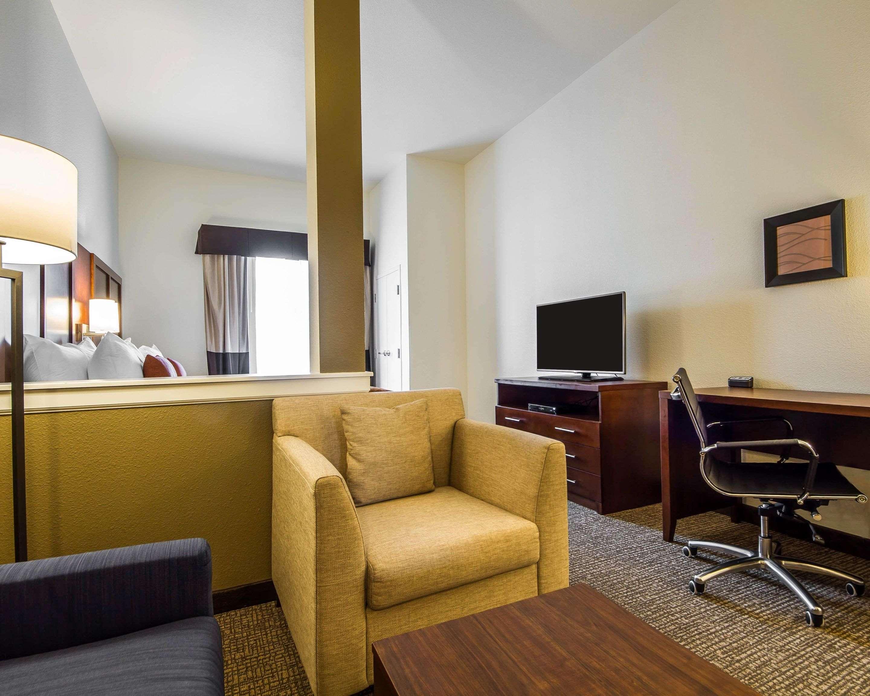 Comfort Suites Woodland - Sacramento Airport Exterior photo
